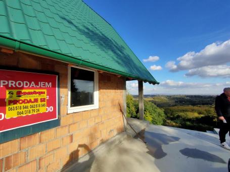 Plac 5000m Fruska gora Velika Remeta + vikend kuća 85m  TOP POGLED