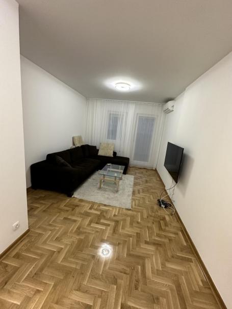 Izdavanje, Stan, 80m2 , Blok 61