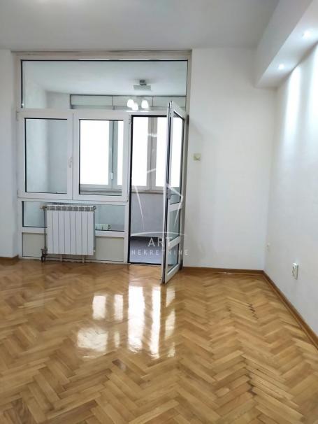 Blizina Đeram pijace, mereno 120m2 ID#7584111