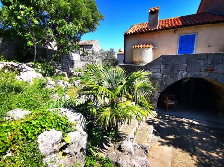 Renovated terraced stone house in Kornić - ID 544