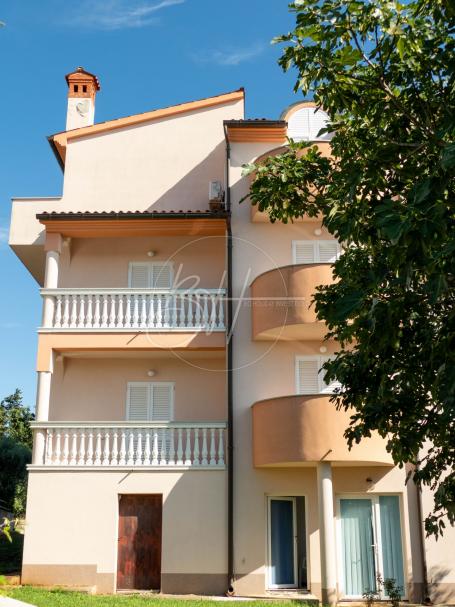 Apartmanska kuća s pogledom na more