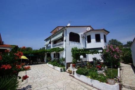 ISTRIA, BARBARIGA - House in a great location with a view of the sea