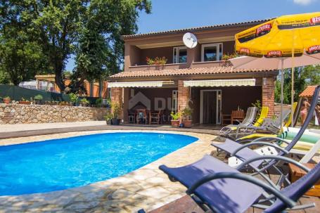 ISLAND OF KRK House with pool in a quiet location overlooking the sea