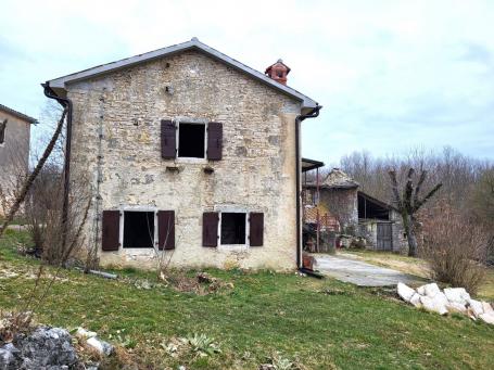 ISTRIEN, PAZIN - Istrisches Haus als letztes in einer Reihe mit Garten