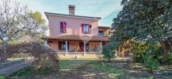 Rovinj, Zentrum, schönes Haus mit großem Garten