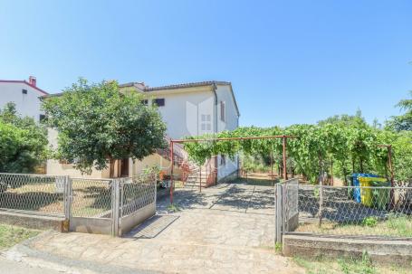 Poreč, spacious house for adaptation in the suburbs!