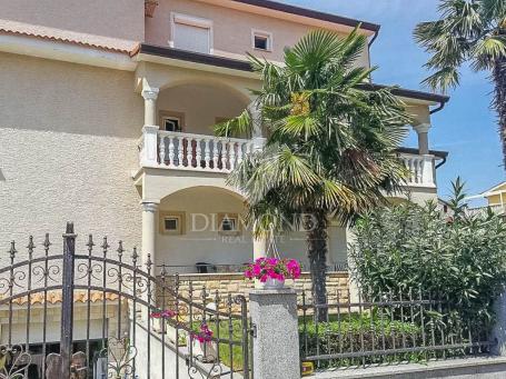 Poreč, apartmanska kuća u centru grada!