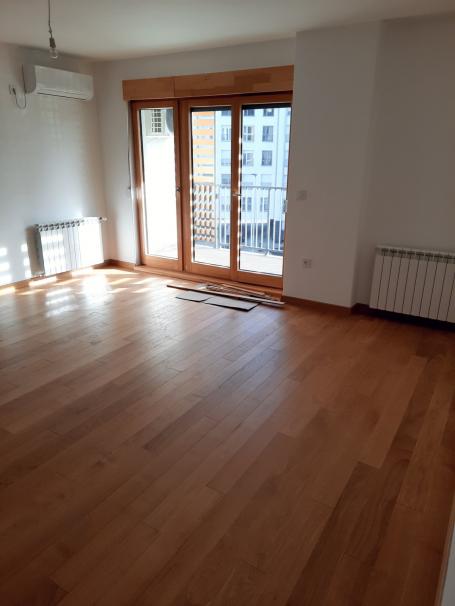 ZEMUN ZEMUNSKE KAPIJE 75m2 , T , 248000e