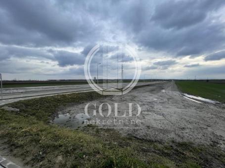 Zemljište 5520 m2. U blizini Continentala AG Srbija. Uknjiženo. ID#5244