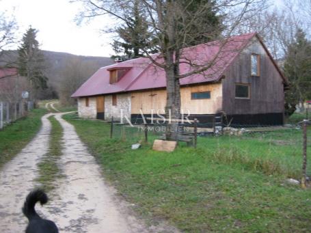 Lika, Gospić - Kuća u blizini Nacionalnog parka Plitvička jezera