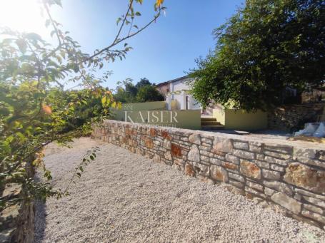 Istria - Svetvinčenat - house with pool, 35 m2