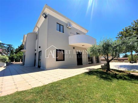 Umag -okolica, apartmanska vila 150m od mora