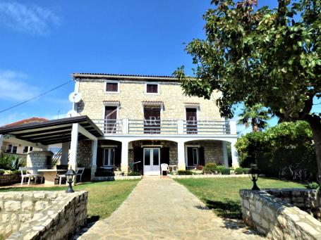 Umag, Geräumiges Steinhaus, 1. Reihe zum Meer