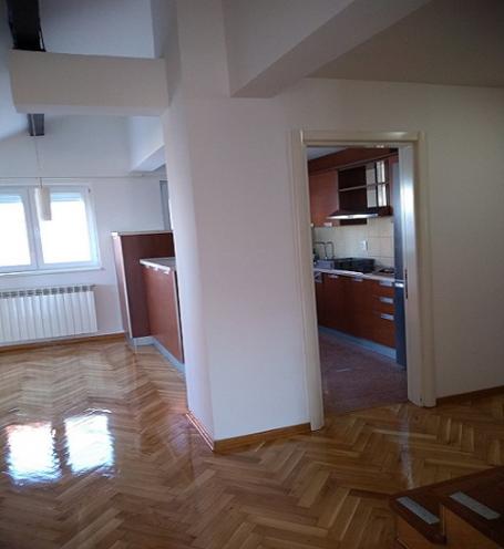 SAVSKI VENAC DEDINJE 130m2 , TERASA , 1000e