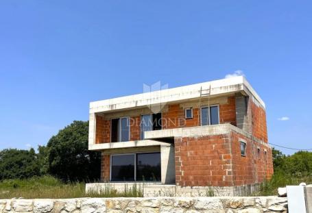 Labin, surroundings, roh-bau house near the sea