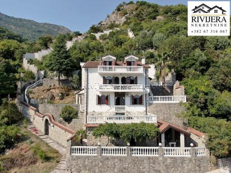 Vila sa panoramskim pogledom na more Baosic Herceg Novi