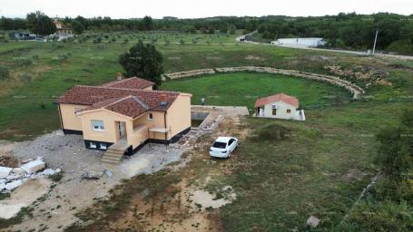 House House for sale with swimming pool and garden, Svetvinčenat