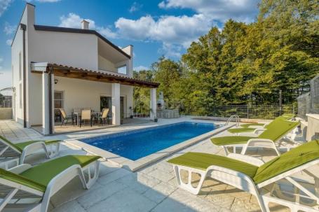 ISTRIA, TINJAN - Semi-detached villa in a quiet and attractive location