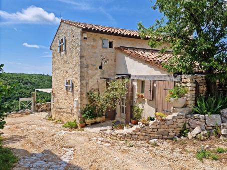 ISTRIA, BUJE - Stone house with a spectacular view