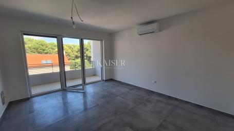 Nerezine, otok Lošinj - dvoetažni apartman 75, 65 m2, blizina mora