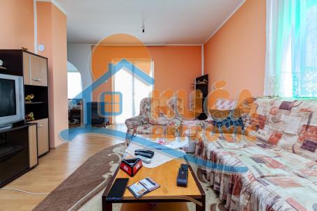 Lepa, nova kuća u Donjem Komrenu, 160m2, 7, 15 ari placa