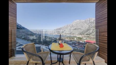 For rent: Two-bedroom apartment 81 m2, Kotor