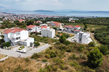 Kaštel Novi, Rudine- građevinsko zemljište za gradnju kuće pravilnog oblika