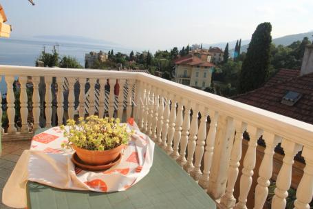 Opatija, Volosko, apartment on the second floor in an attractive position with a beautiful view towa