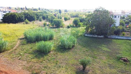 Pula, land for construction in an excellent location