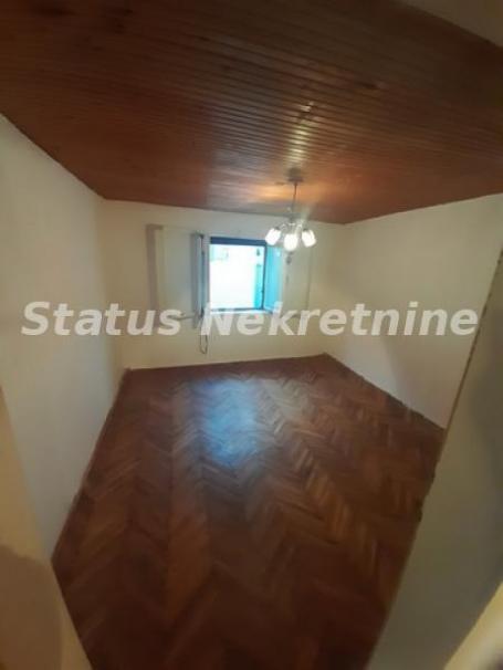 Salajka-Useljiva dvorišna manja kuća 66 m2 u blizini tržnog centra Big-a-065/385 8880