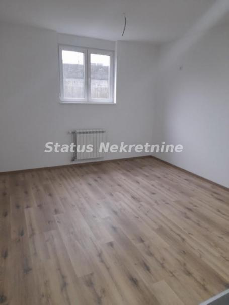 Petrovaradin-Useljiv Jednoiposoban stan 33 m2 u Suterenu na Top Lokaciji--065/385 8880