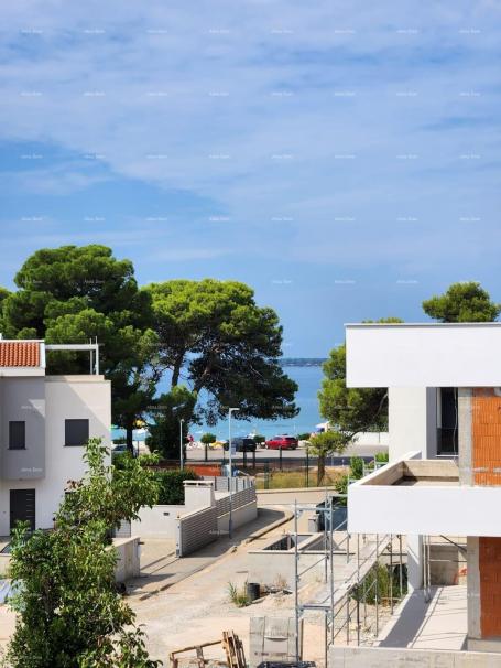 Kuća Fažana! Dvojna kuća s garažom u neposrednoj blizini mora i plaža!