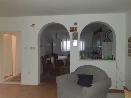 MLADENOVAC MLADENOVAC 232m2 , T , 150000e