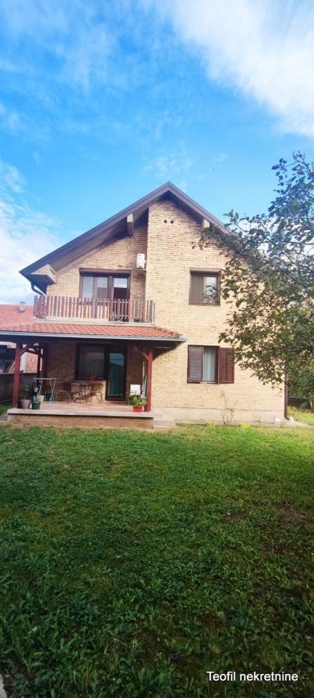 ZEMUN ZEMUN - ALTINA 215m2 , T , 335000e