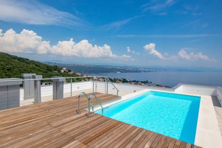 Opatija, atraktivan penthouse s bazenom NKP 367 m2 NOVOGRADNJA