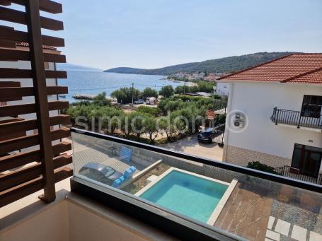 Novi apartman 50m od plaže, Slatine