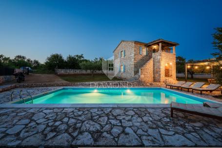 Poreč, surroundings, autochthonous Istrian stone house in a quiet place