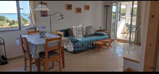 Pomer, a beautiful apartment with a sea view!