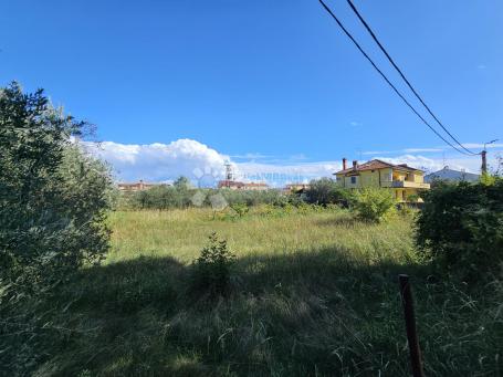 Building land in the inhabited part of the village