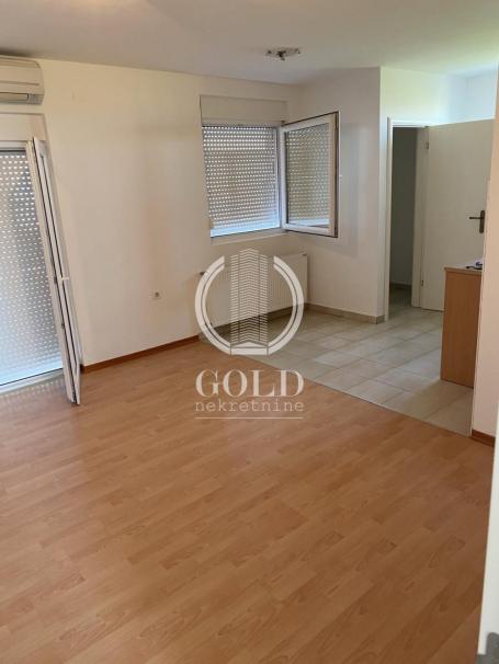 IZDAVANJE Stan 3. 0: NOVI SAD-Sajlovo, 85. 00m2, 350 eur ID#7280