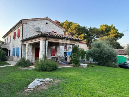 Labin, Umgebung, schönes autochthones Ferienhaus.