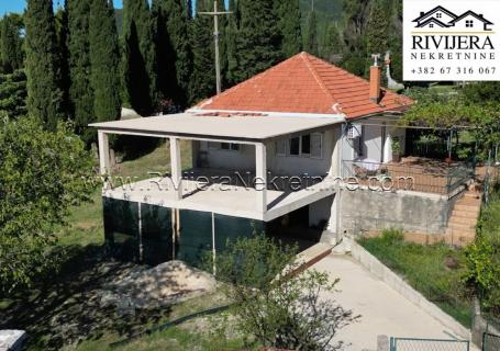 Two-storey house Mojdez Herceg Novi