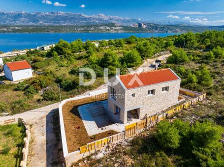 ZADAR, NOVIGRAD - Visoko kvalitetna kamena kuća 150 m od mora