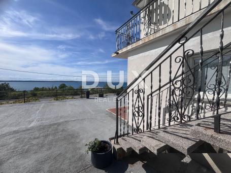 ZADAR, RTINA - A spacious house with an impressive sea view