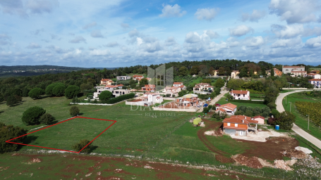 Labin, zemljište s građevinskom dozvolom na mirnoj lokaciji