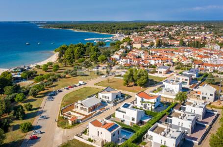 Fazana, Luxusvilla - 70 m von den schönen Stränden und der Promenade