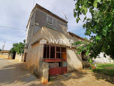 Poreč area, old terraced house for renovation, 180m2