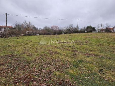 Žminj, construction land 2905 m², near the road