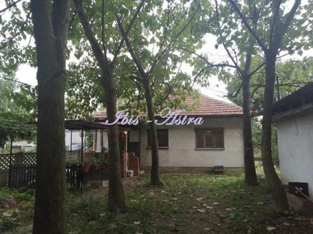 Borča kuća za prodaju na 8ari placa ID#1099441