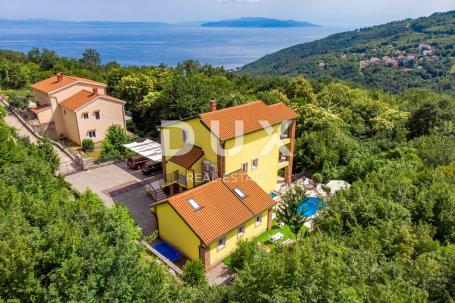 OPATIJA, BREGI – Neu erbaute Villa im mediterranen Stil mit zwei Wohneinheiten, Swimmingpool, Gästeh